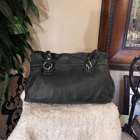 Coach - Picture 2 of 6